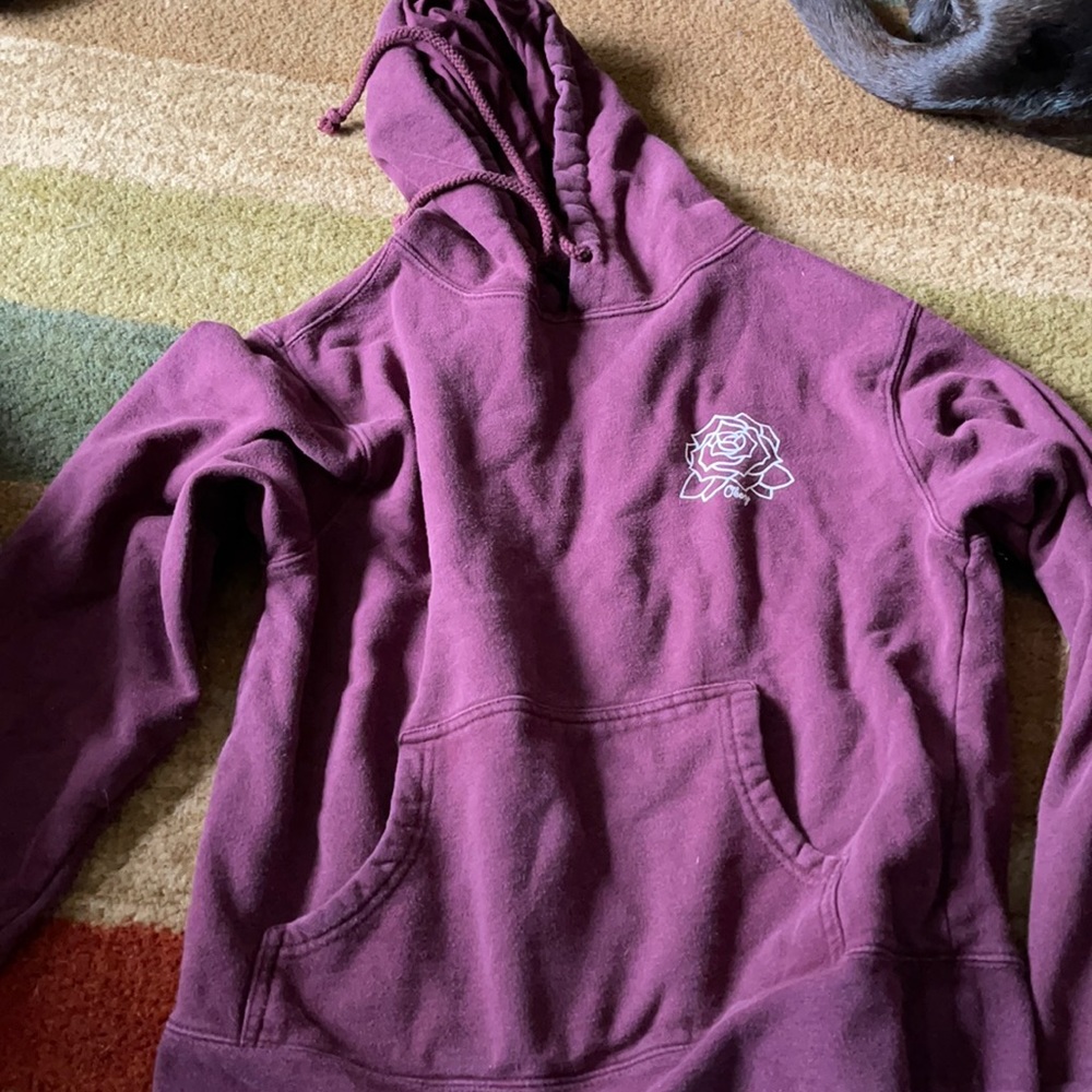 Long sleeve maroon sweatshirt